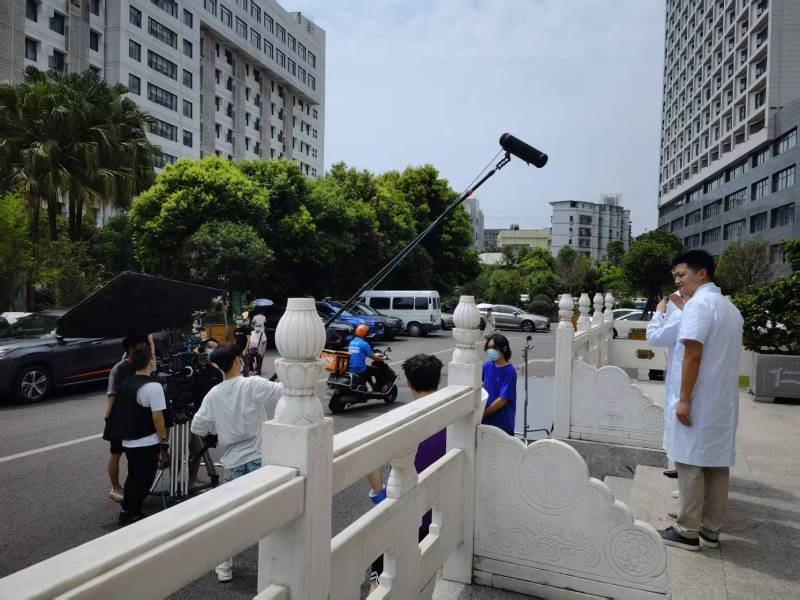 东河区广告片拍摄公司低成本实现高规格制作的诀窍